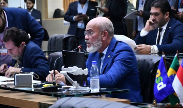 Aleam aprova comenda para reconhecer contribuições à historiografia do Amazonas