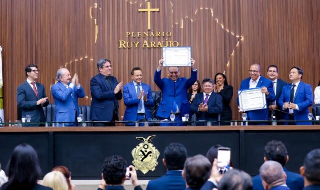 Líderes do Cieam recebem título de cidadãos do Amazonas em sessão especial da Aleam