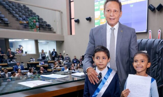 Aleam estuda levar projeto de cidadania a escolas do interior do Amazonas