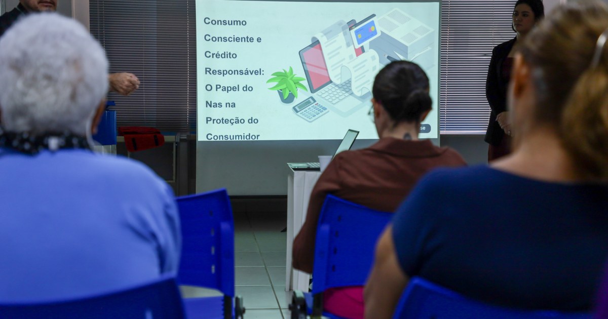 Educação financeira é tema de palestras para aposentados da Manausprev