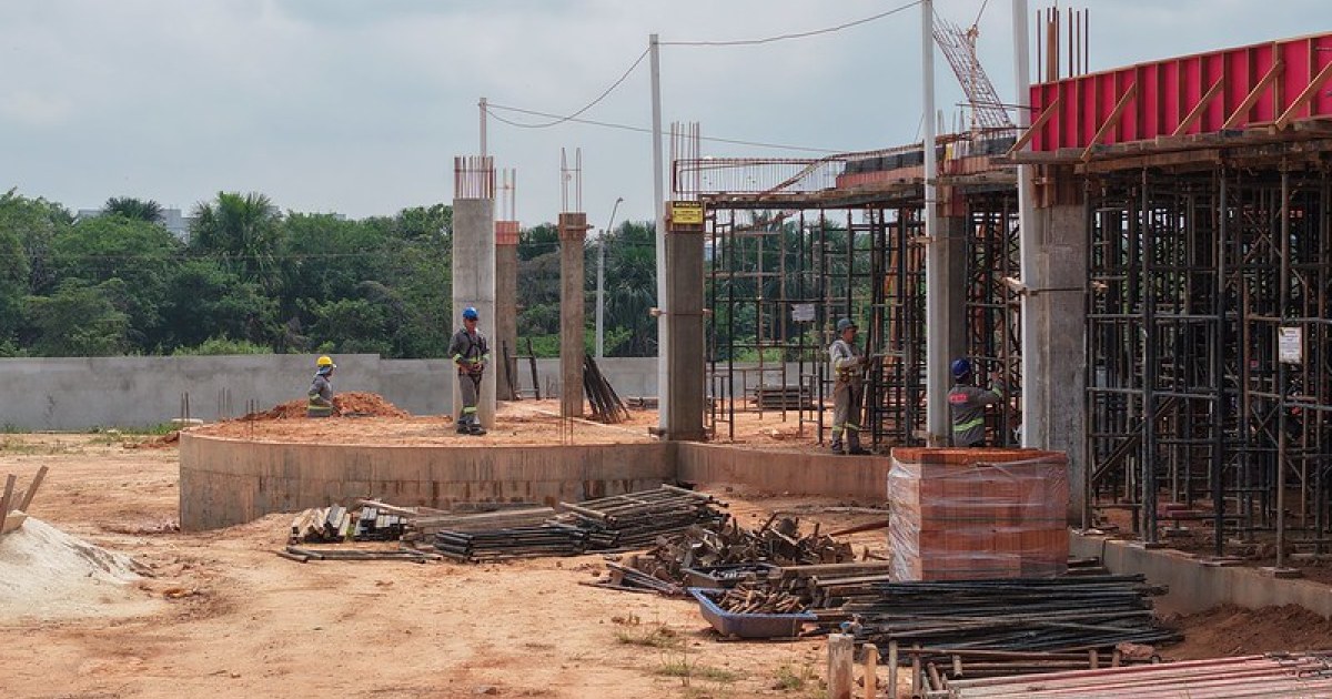 Elementos externos avançam na obra da Fundação Municipal TEA no Lírio do Vale