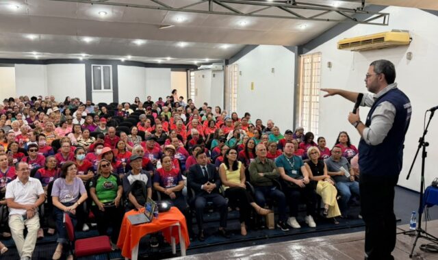 Fundação Doutor Thomas e Defensoria realizam ação sobre Estatuto da Pessoa Idosa em Manaus