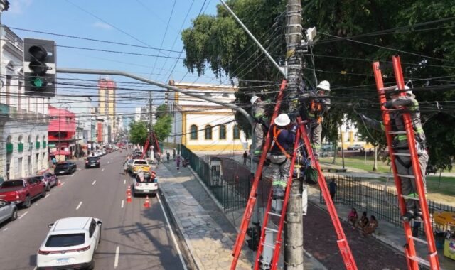 Implurb coordena levantamento de postes e identificação de operadoras no Centro de Manaus
