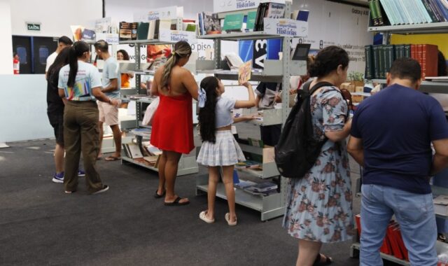 Literatura infantojuvenil e romances estarão disponíveis gratuitamente em Manaus