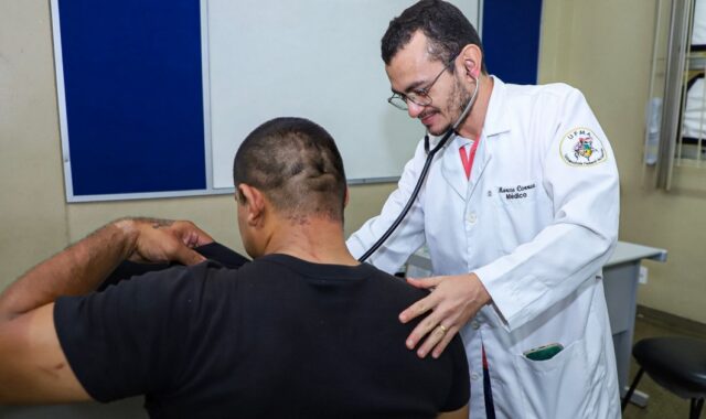Edital de 2021 reúne os 20 médicos chamados agora pela Semsa em Manaus